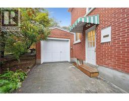 103 DUNBAR Road S - 41