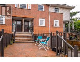 465 BEECHWOOD Place UnitNo. 2 - 3