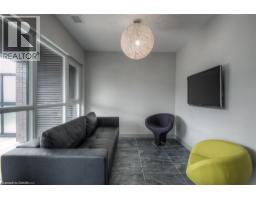 1 VICTORIA Street S UnitNo. 1513 - 32