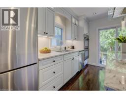 19 DUNBAR Road N - 10
