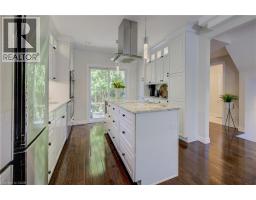 19 DUNBAR Road N - 11