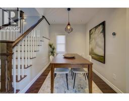 19 DUNBAR Road N - 16