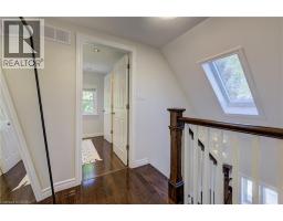 19 DUNBAR Road N - 21