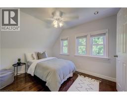 19 DUNBAR Road N - 22
