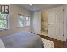 19 DUNBAR Road N - 23