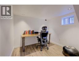 19 DUNBAR Road N - 34