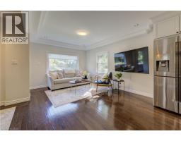 19 DUNBAR Road N - 7