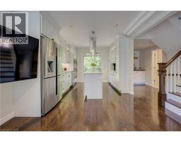 19 DUNBAR Road N - 8