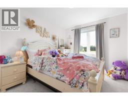 25 MCINTOSH Drive - 24