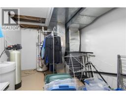 25 MCINTOSH Drive - 36
