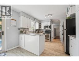 174 SUNPOINT Crescent - 11