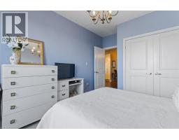 539 BELMONT Avenue W UnitNo. 906 - 15