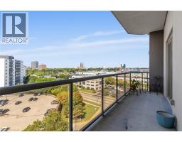 539 BELMONT Avenue W UnitNo. 906 - 18