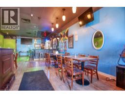 660 KING Street E - 13