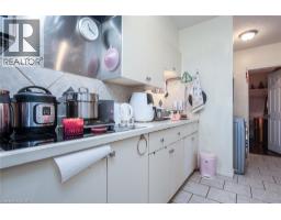 660 KING Street E - 26