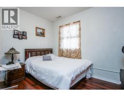 660 KING Street E - 29
