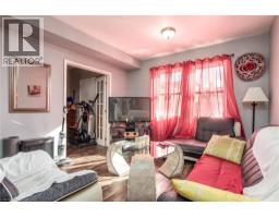 660 KING Street E - 31