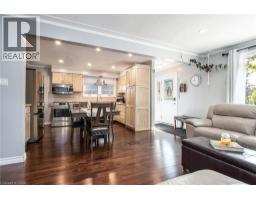 77 ROBERTS Crescent - 11