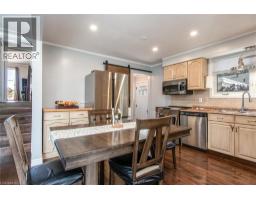 77 ROBERTS Crescent - 13