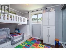 77 ROBERTS Crescent - 23