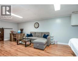 77 ROBERTS Crescent - 26