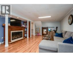 77 ROBERTS Crescent - 27