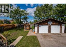 77 ROBERTS Crescent - 36