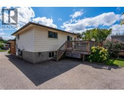 77 ROBERTS Crescent - 43