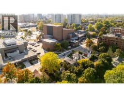 44 ELLEN Street E - 43
