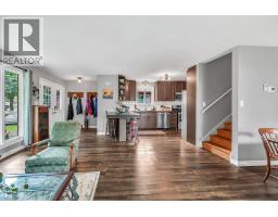44 RAVINE Crescent - 11