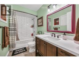 44 RAVINE Crescent - 22