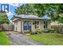 44 RAVINE Crescent - 38
