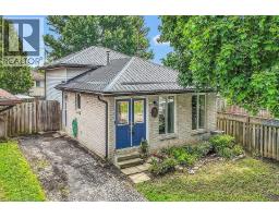 44 RAVINE Crescent - 39