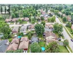 44 RAVINE Crescent - 40
