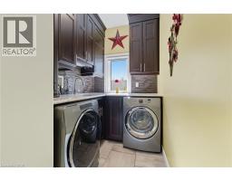 58 WINDING WOOD Crescent - 17