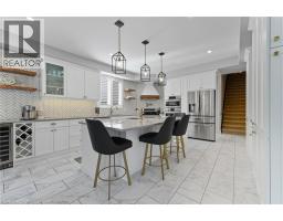 58 WINDING WOOD Crescent - 18
