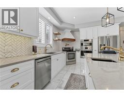 58 WINDING WOOD Crescent - 19