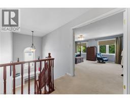58 WINDING WOOD Crescent - 24