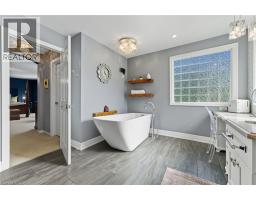 58 WINDING WOOD Crescent - 28