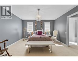 58 WINDING WOOD Crescent - 30
