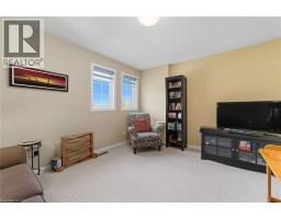 58 WINDING WOOD Crescent - 34