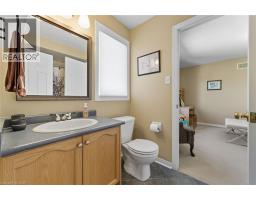 58 WINDING WOOD Crescent - 35