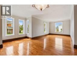 147 TALBOT Street S - 21