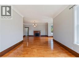 147 TALBOT Street S - 28