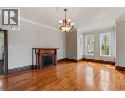 147 TALBOT Street S - 29