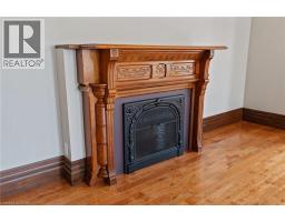 147 TALBOT Street S - 31