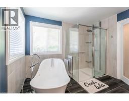 26 GOWINLOCK Court - 32