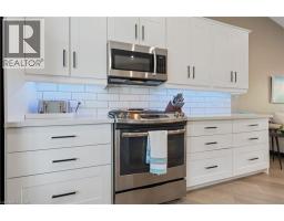 12 BRIARLEA CRES Crescent - 10