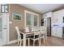 12 BRIARLEA CRES Crescent - 11