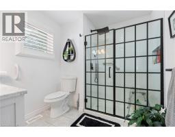 12 BRIARLEA CRES Crescent - 16